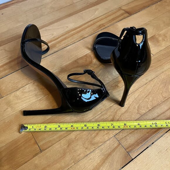 Stuart Weitzman Nudist black patent leather sandal, size 9M - Picture 10 of 11